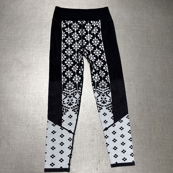 Free People Movement Women's Myoko Jacquard Base Leggings Size M/L - Picture 8 of 8